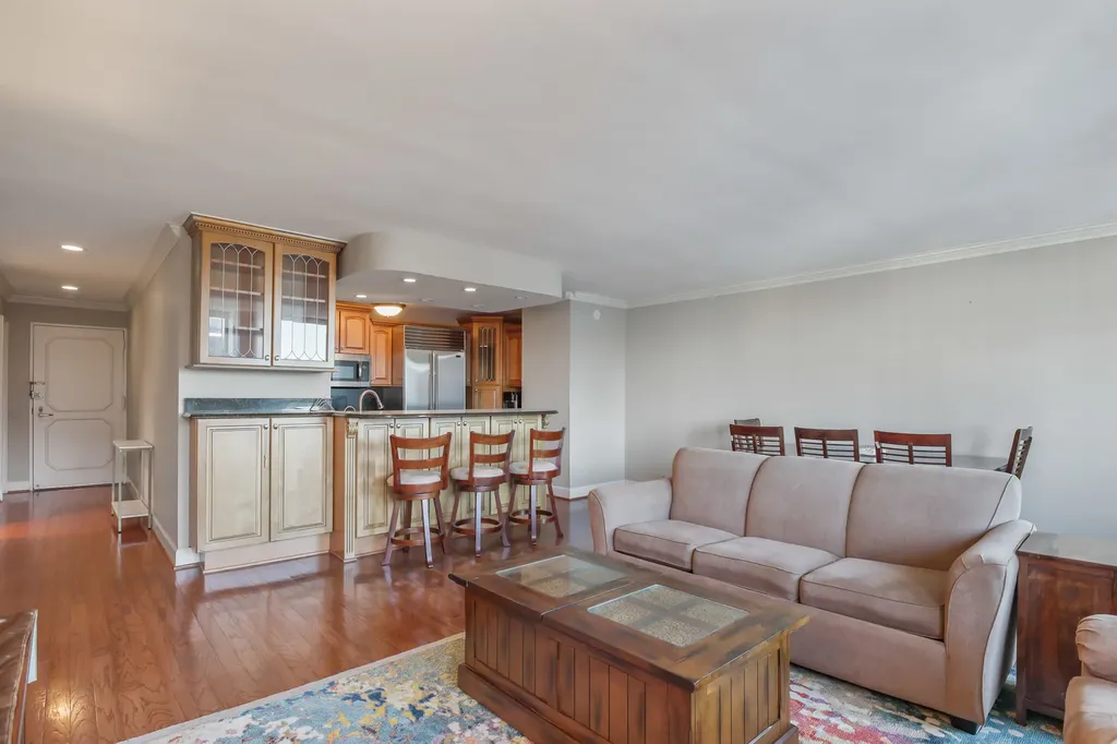 260 East Chestnut Street Chicago IL 60611