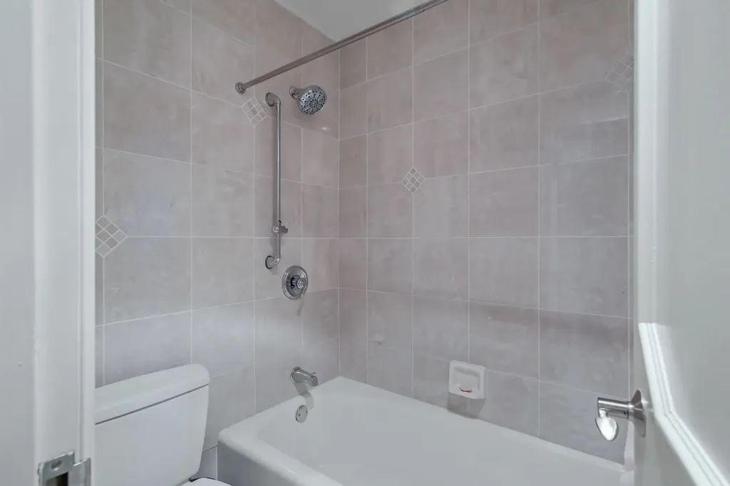 260 East Chestnut Street Chicago IL 60611