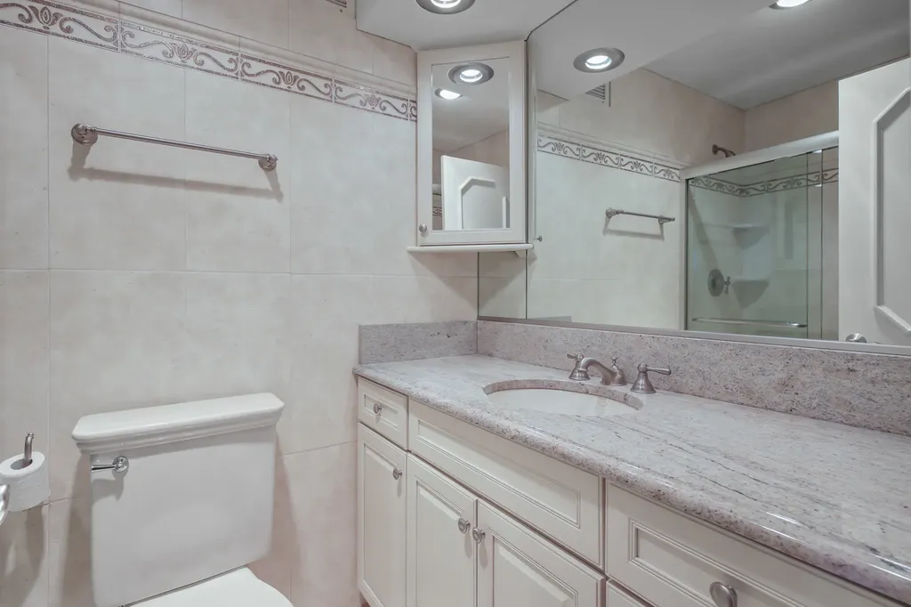 260 East Chestnut Street Chicago IL 60611