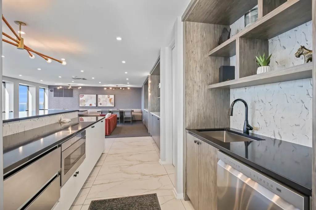 260 East Chestnut Street Chicago IL 60611