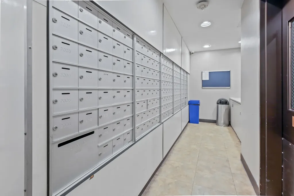 260 East Chestnut Street Chicago IL 60611