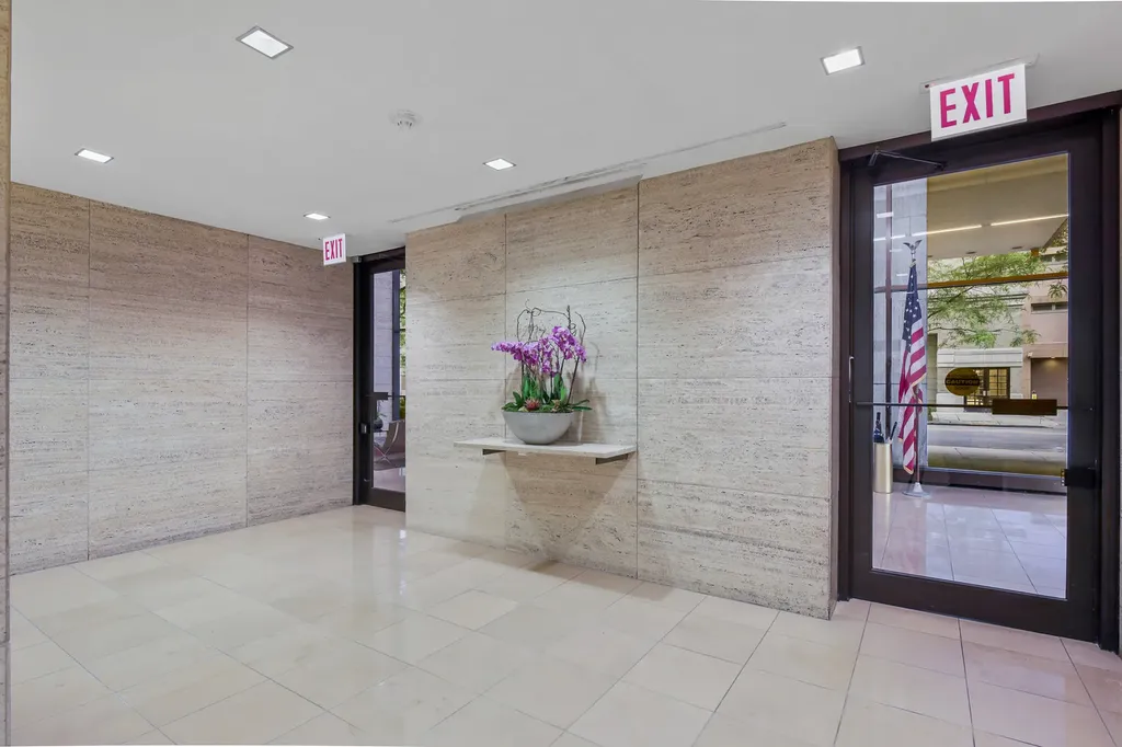 260 East Chestnut Street Chicago IL 60611
