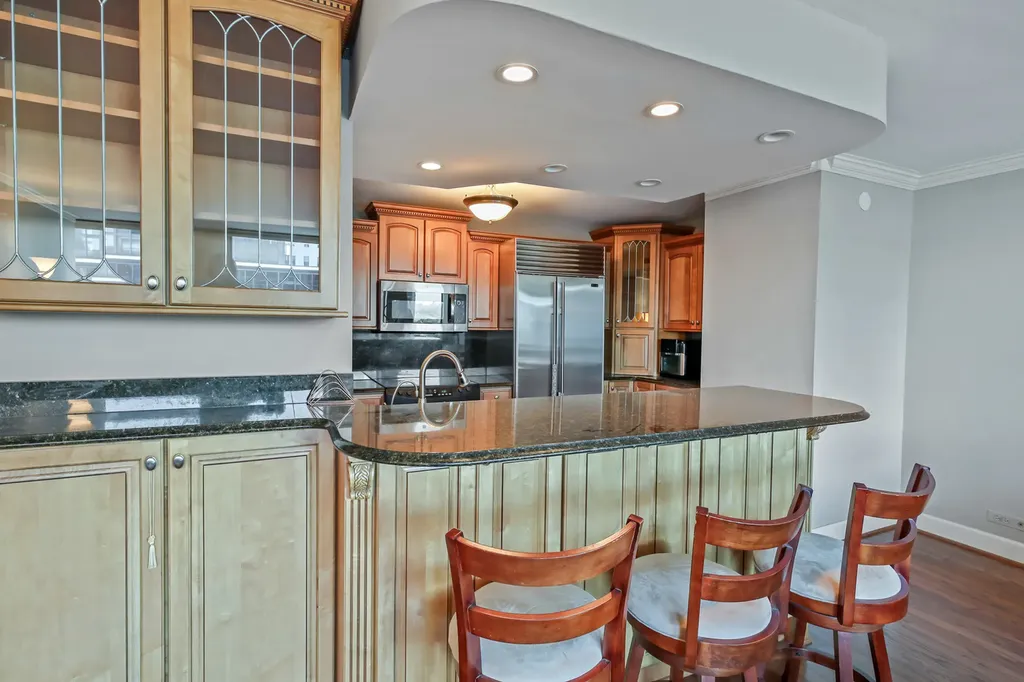 260 East Chestnut Street Chicago IL 60611