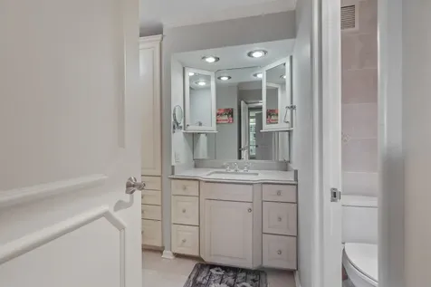 260 East Chestnut Street Chicago IL 60611