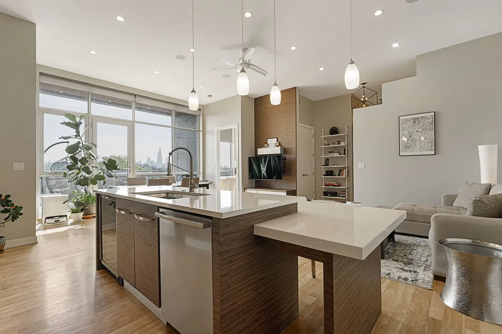 2408 West Rice Street Chicago IL 60622
