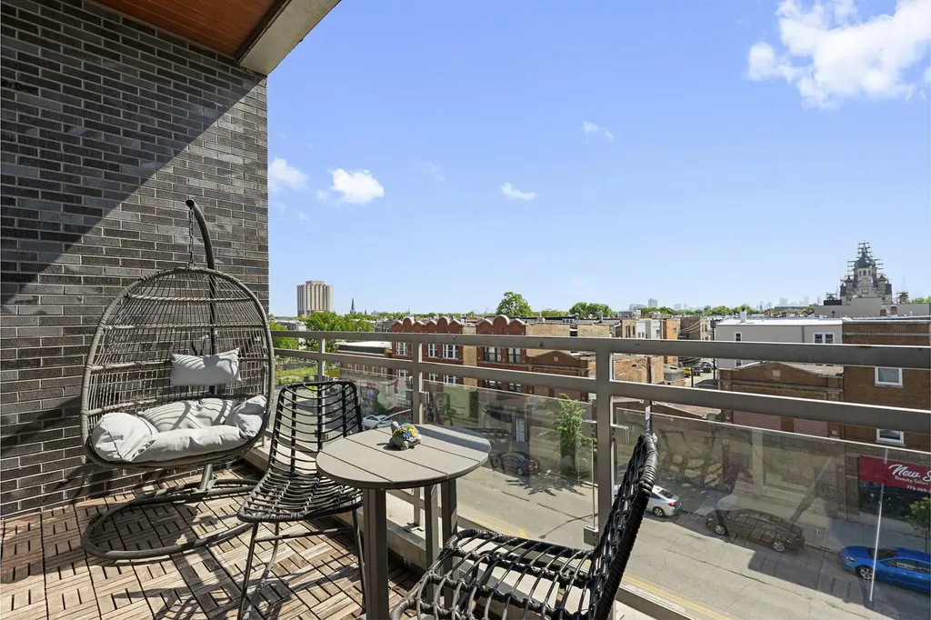 2408 West Rice Street Chicago IL 60622
