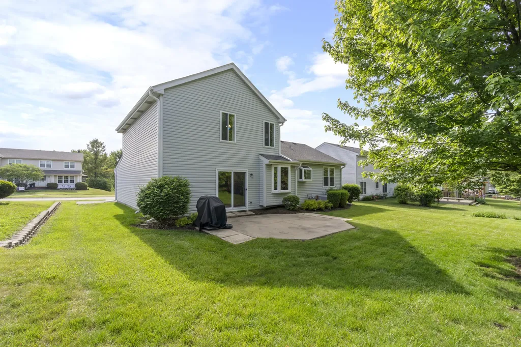 1623 Bayview Drive Lake Zurich IL 60047