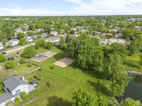 1623 Bayview Drive Lake Zurich IL 60047