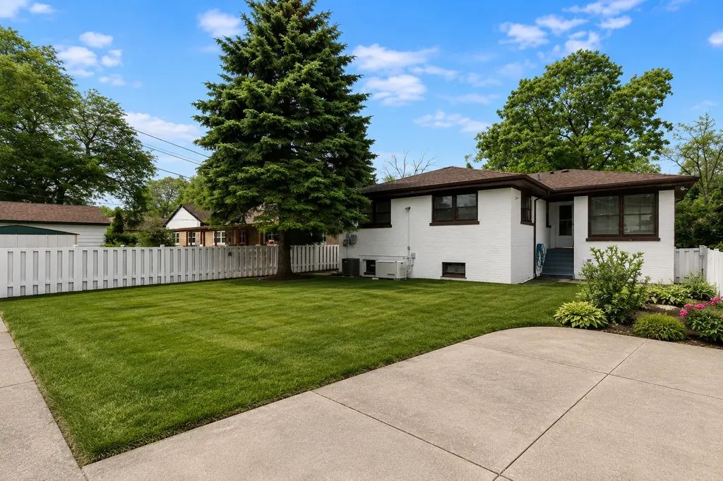 9539 Lorel Avenue Skokie IL 60077
