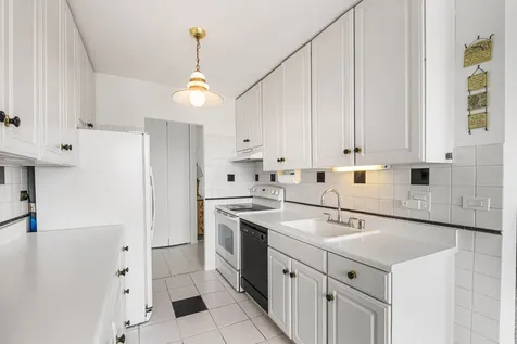 7061 North Kedzie Avenue Chicago IL 60645