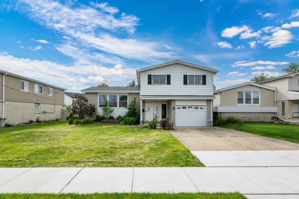 9804 North Lauren Lane Niles IL 60714