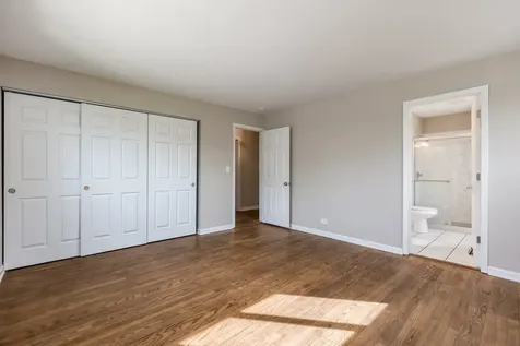 9804 North Lauren Lane Niles IL 60714