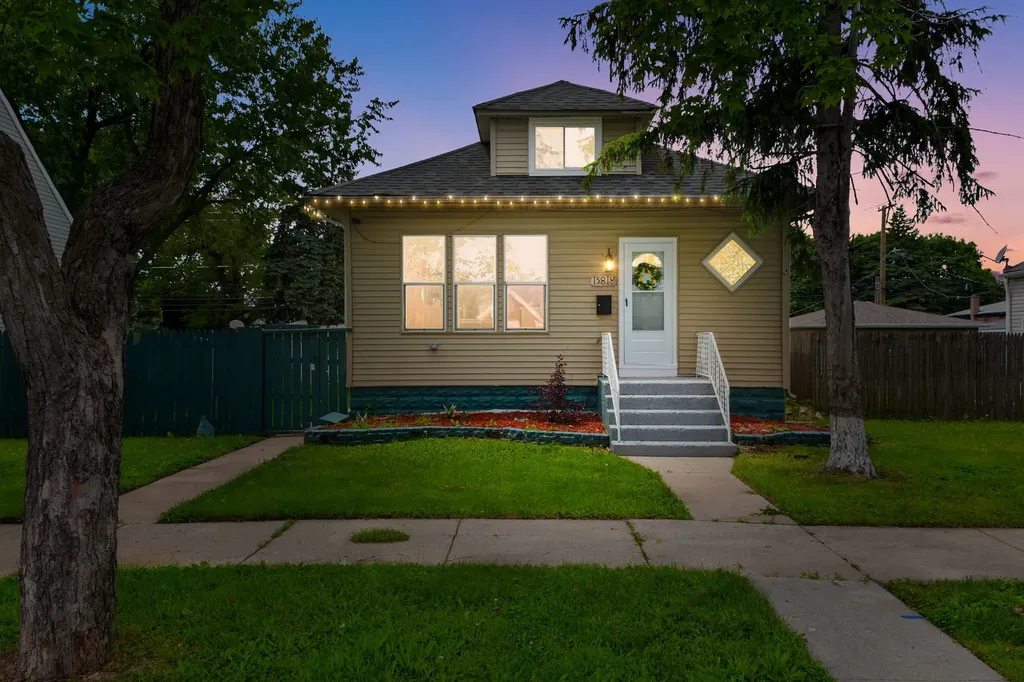 15818 Willard Avenue Harvey IL 60426
