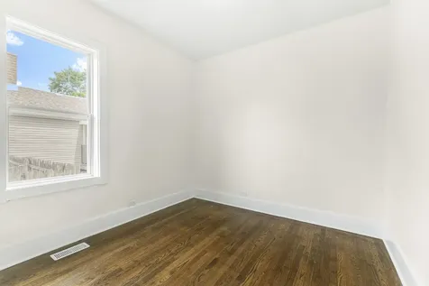 15818 Willard Avenue Harvey IL 60426
