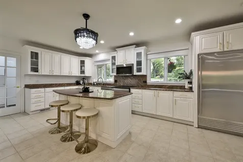 144 Highland Road Inverness IL 60067