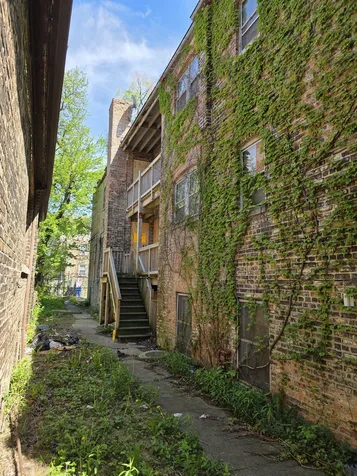5124 West Kinzie Avenue Chicago IL 60644