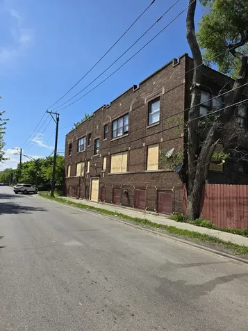 5124 West Kinzie Avenue Chicago IL 60644