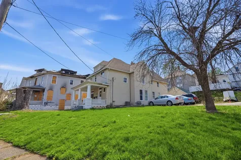 1324 7TH Avenue Moline IL 61265