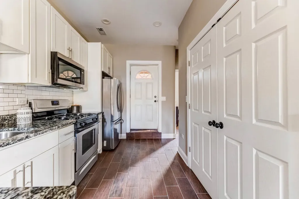 820 North Monticello Avenue Chicago IL 60651