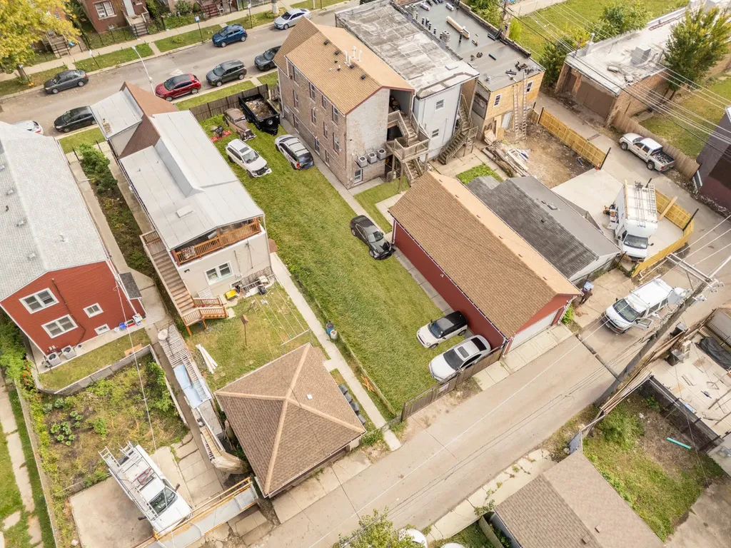 820 North Monticello Avenue Chicago IL 60651
