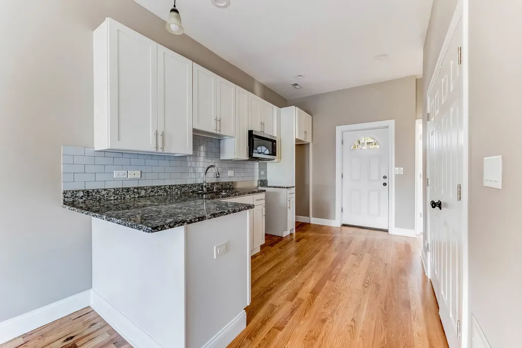 820 North Monticello Avenue Chicago IL 60651