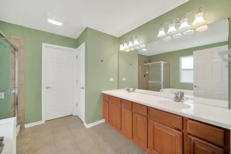 321 Parker Place Oswego IL 60543