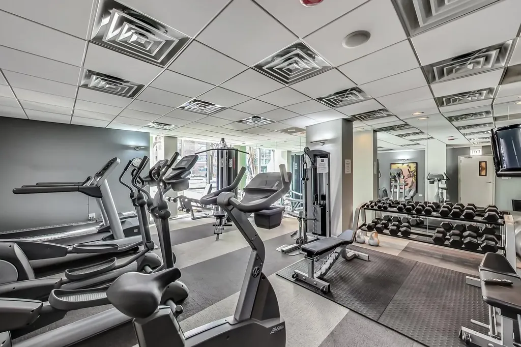 2930 North Sheridan Road Chicago IL 60657