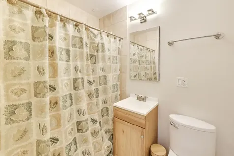 2930 North Sheridan Road Chicago IL 60657