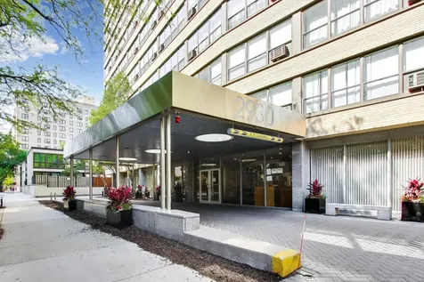 2930 North Sheridan Road Chicago IL 60657