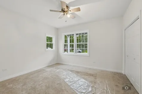 684 Schomer Road Aurora IL 60505