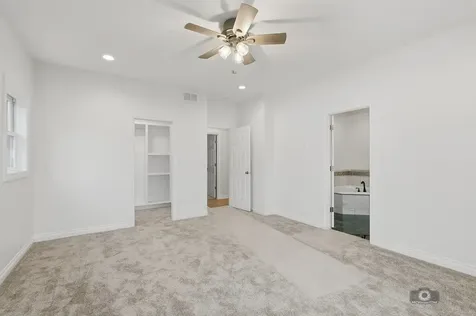 684 Schomer Road Aurora IL 60505