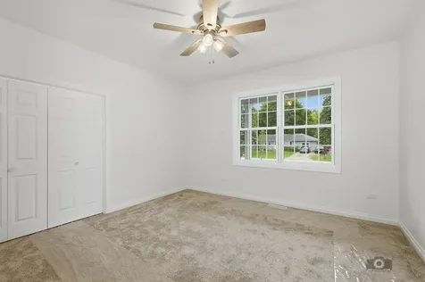 684 Schomer Road Aurora IL 60505