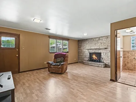 14107 South Mackinaw Avenue S Burnham IL 60633