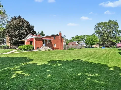 14107 South Mackinaw Avenue S Burnham IL 60633