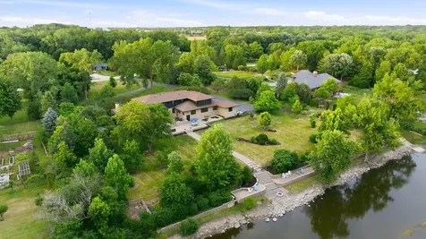 88 Riverwood Drive Oswego IL 60543
