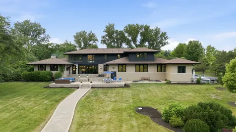 88 Riverwood Drive Oswego IL 60543