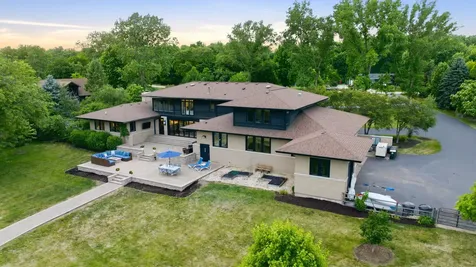 88 Riverwood Drive Oswego IL 60543