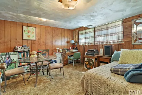 11012 Lucas Road Woodstock IL 60098