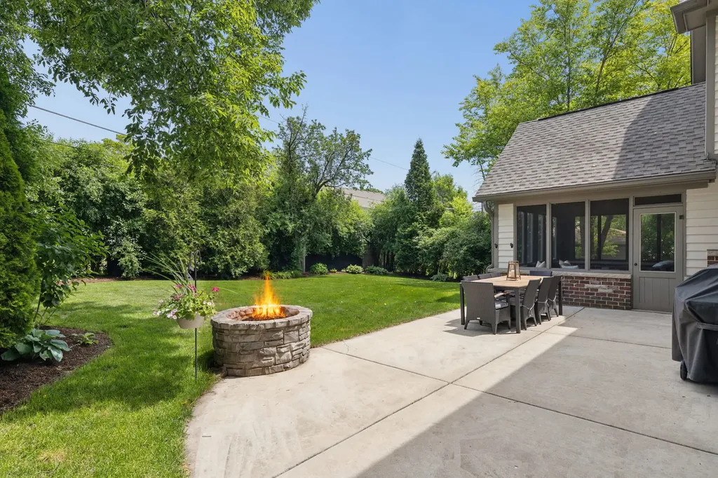 4529 Sherwood Avenue Downers Grove IL 60515