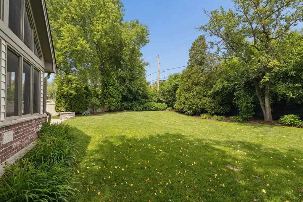 4529 Sherwood Avenue Downers Grove IL 60515