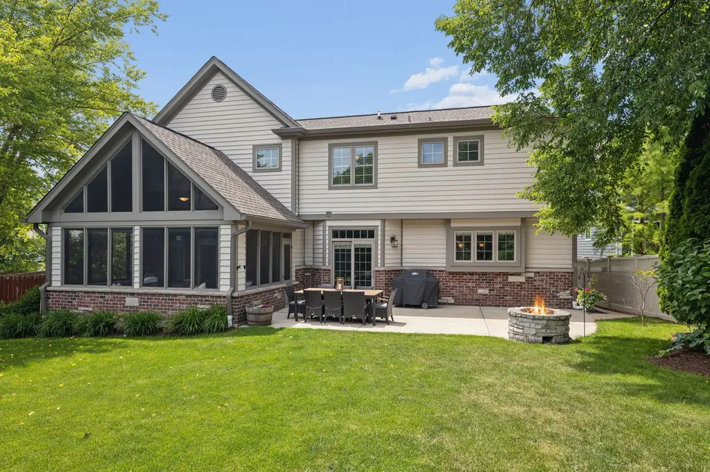 4529 Sherwood Avenue Downers Grove IL 60515