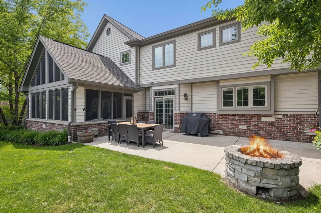 4529 Sherwood Avenue Downers Grove IL 60515