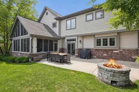 4529 Sherwood Avenue Downers Grove IL 60515