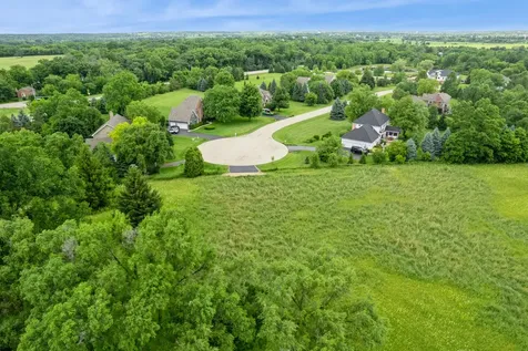 14.17.426.012 Bridlewood Lane Crystal Lake IL 60012