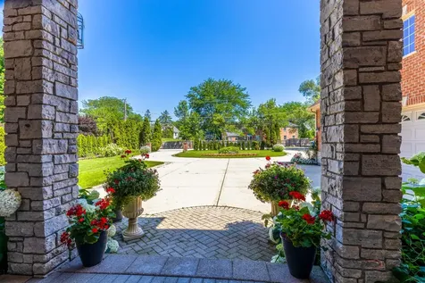 3445 Pynsky Road Glenview IL 60026