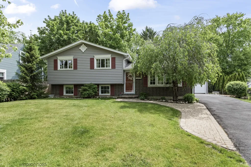 33338 North Sears Boulevard Grayslake IL 60030