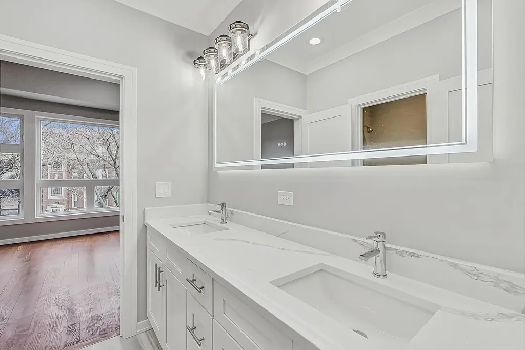 6626 South Ingleside Avenue Chicago IL 60637