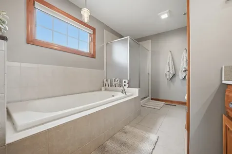 468 Rutland Road Dekalb IL 60115