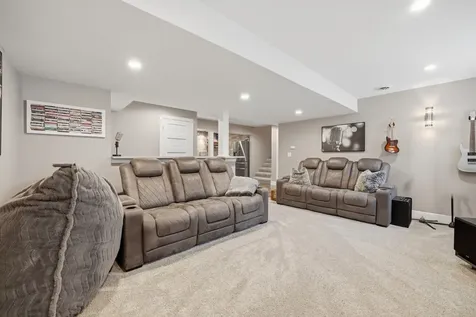 468 Rutland Road Dekalb IL 60115