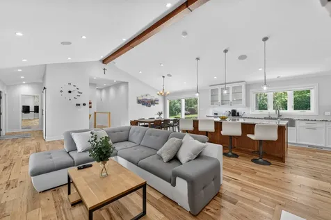 13 Eton Court South Barrington IL 60010